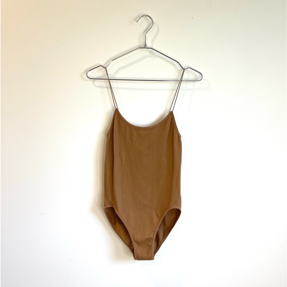Tan Bodysuit small/medium, stretchable 💫